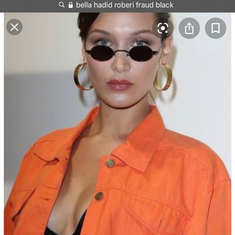 Sunglasses roberi and fraud